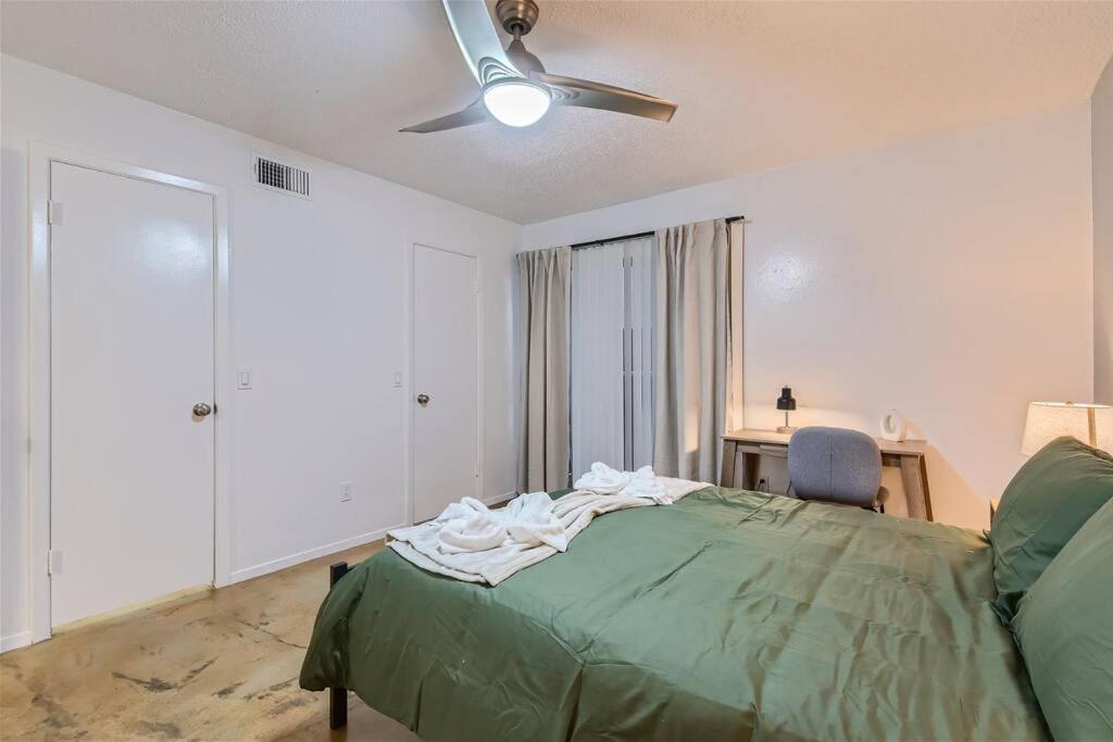 Your 2B Getaway - Sleeps 6 - Pool, Pkg - Walk Dtwn 奧斯汀 外观 照片