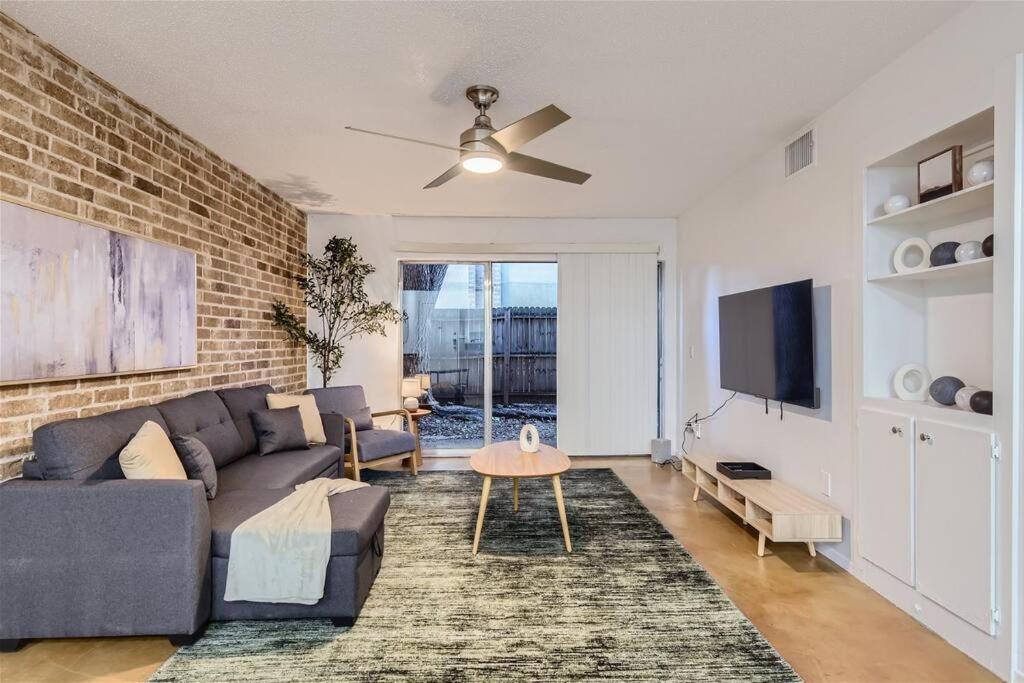 Your 2B Getaway - Sleeps 6 - Pool, Pkg - Walk Dtwn 奧斯汀 外观 照片